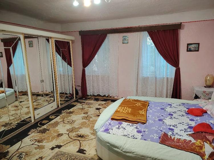Casă cu 2 camere cu Teren 1300 Mp în Iecea Mică