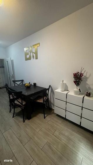 Apartament cu 3 camere decomandat în Exterior Vest