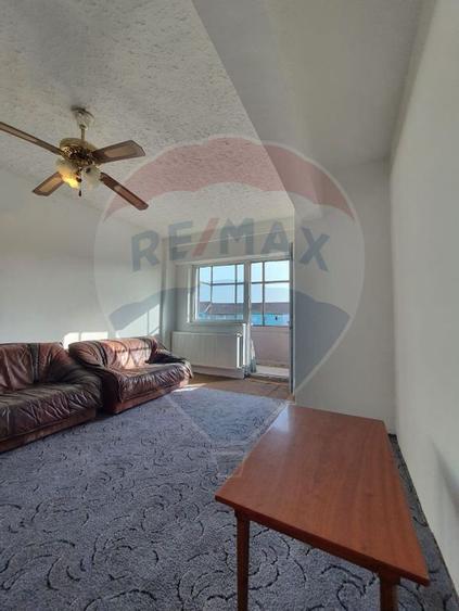 Apartament cu 3 camere de vanzare in zona Vitrometan - 8