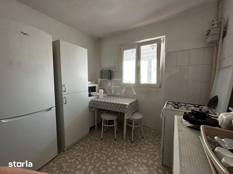 Apartament cu 3 camere, mobilat în Rahova