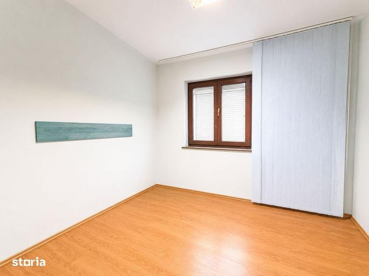 Apartament cu 3 camere semidecomandat în Central