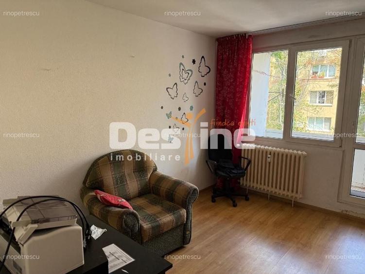 Apartament cu 3 camere semidecomandat, mobilat în Drumul Taberei