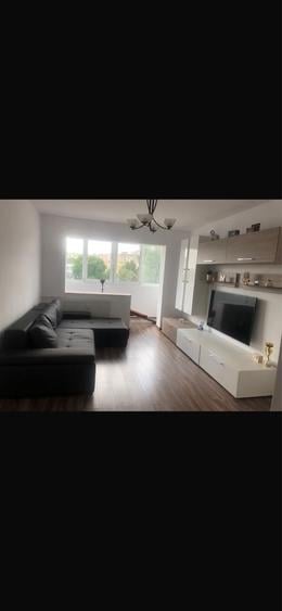 Apartament cu 3 camere decomandat în Exterior Vest