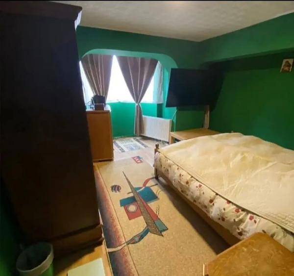 Apartament cu 4 camere decomandat în Central