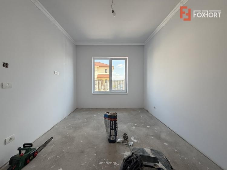 Duplex cu 5 camere cu Canalizare în Dumbrăvița