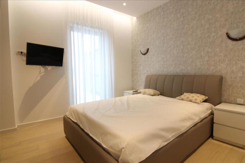 Apartament cu 3 camere decomandat, mobilat în Herăstrău