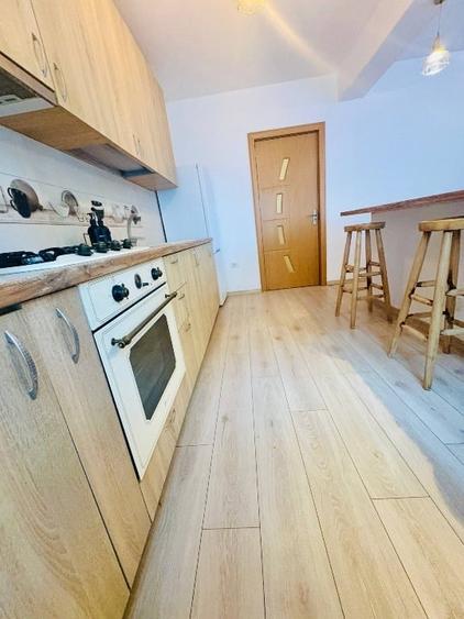 Apartament cu 2 camere decomandat, mobilat în Central