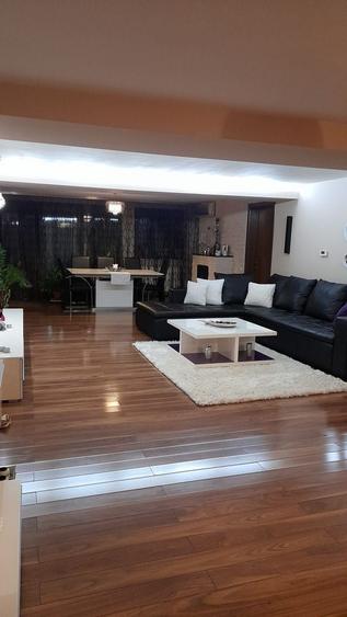 Apartament cu 5 camere decomandat, mobilat în Central