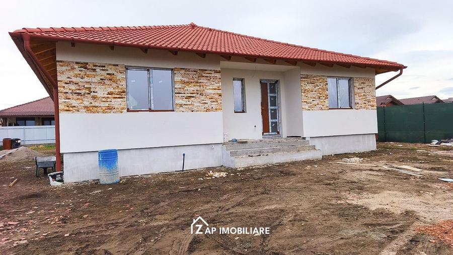 Casă individuală cu 4 camere cu Canalizare în Nazna