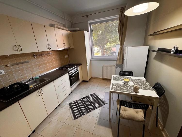 Apartament cu 2 camere decomandat în Complex Studențesc