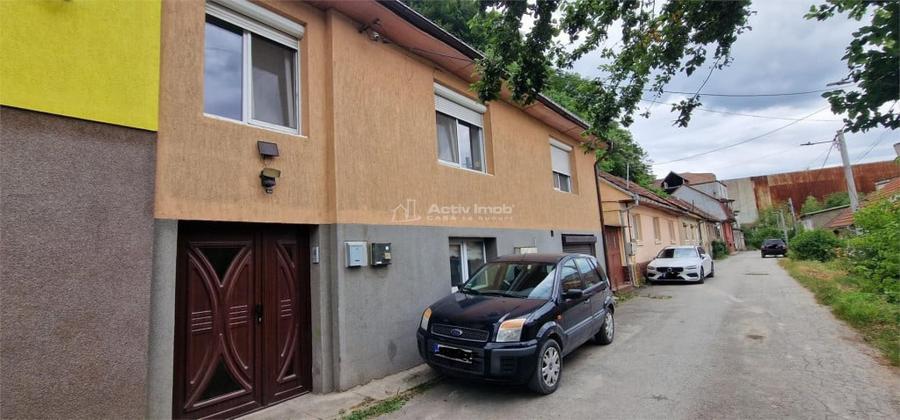 Casă cu 10 camere cu Teren 32 Mp în Muncitoresc