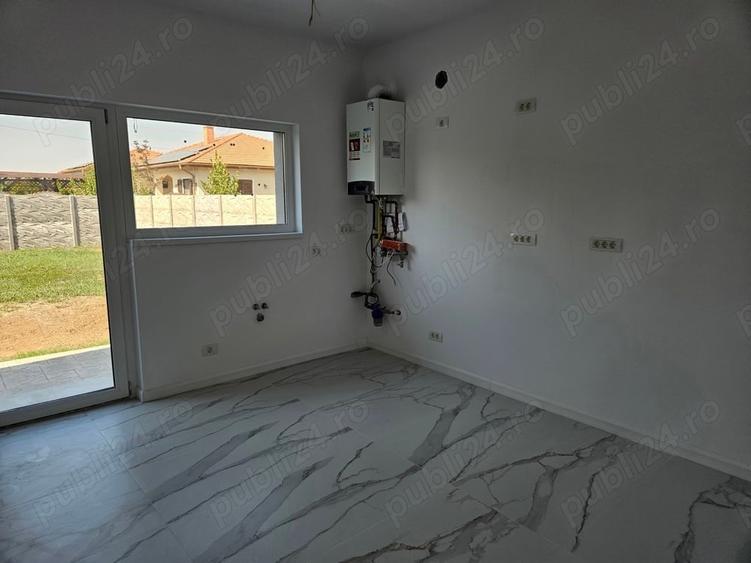 Casă cu 2 camere cu Teren 250 Mp în Giarmata