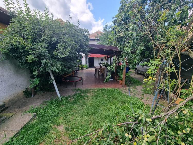 Casă individuală cu 4 camere cu Teren 720 Mp în Cetate