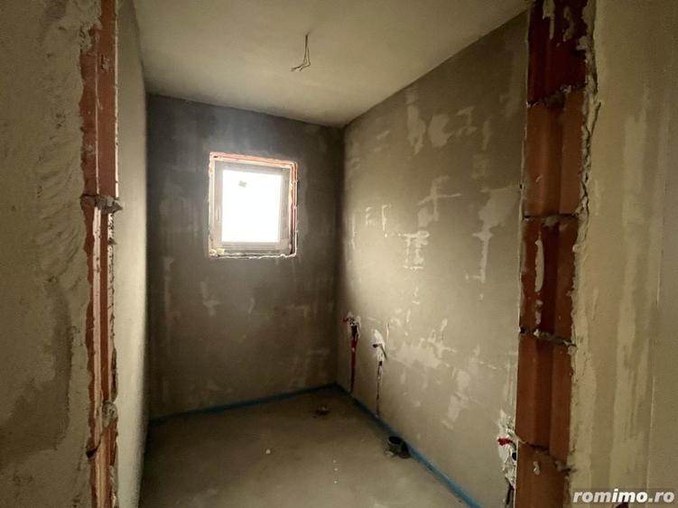 Casă cu 4 camere cu Teren 400 Mp în Central