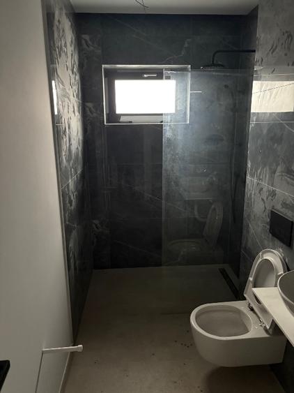 Duplex cu 4 camere cu Teren 200 Mp în Aninoasa