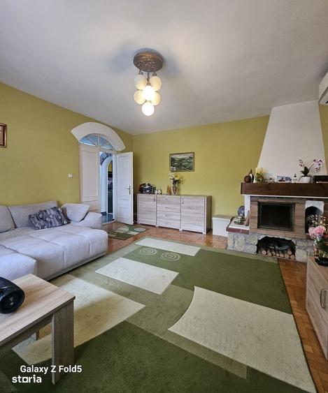 Casă cu 4 camere decomandat cu Teren 514 Mp în Central
