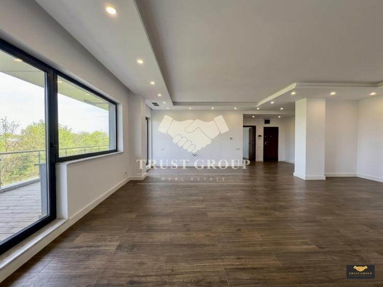 Apartament cu 4 camere decomandat în Herăstrău