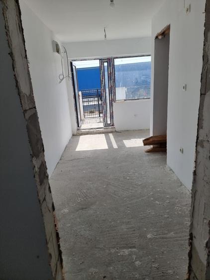 Casă cu 3 camere în Lumina