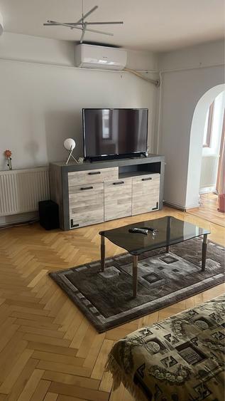 Apartament cu 2 camere decomandat în Teilor