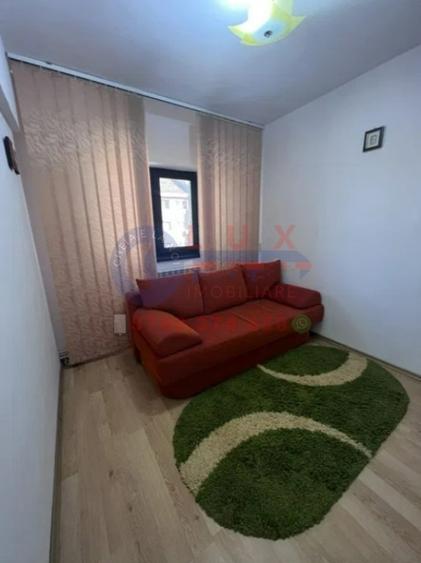 Apartament cu 4 camere decomandat în Piața Nouă