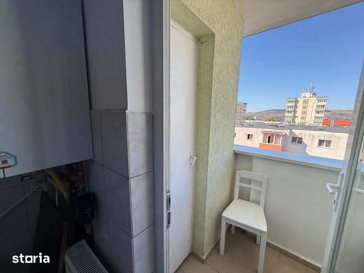 Apartament cu 3 camere decomandat în Între Lacuri