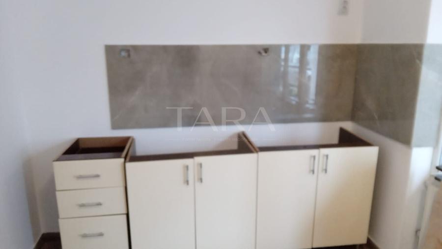 Casă individuală cu 3 camere cu Canalizare în Câmpenești