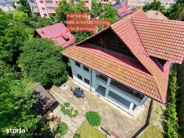 Casă cu 5 camere cu Teren 4828 Mp în Central
