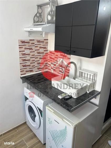 Garsonieră în Vest
