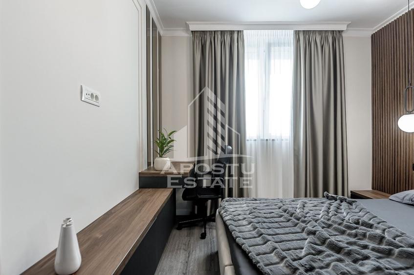Apartament cu 3 camere decomandat, mobilat în Polivalentă