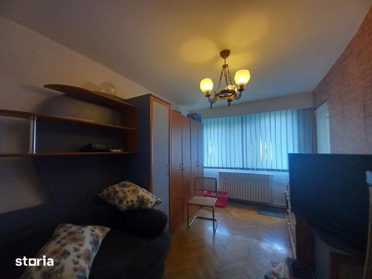 Apartament cu 3 camere decomandat în Republicii