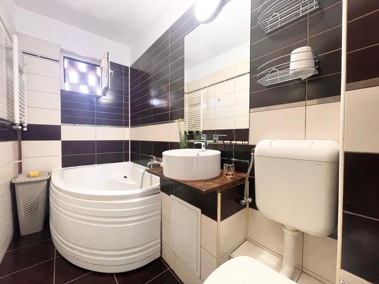 Apartament cu 2 camere semidecomandat, mobilat în Girocului