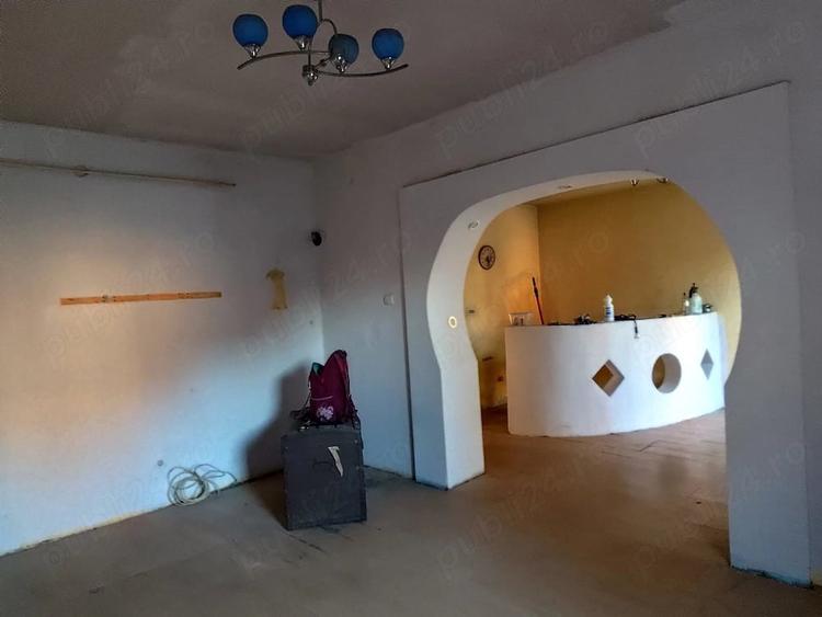 Casă cu 2 camere cu Teren 396 Mp în Ronaț