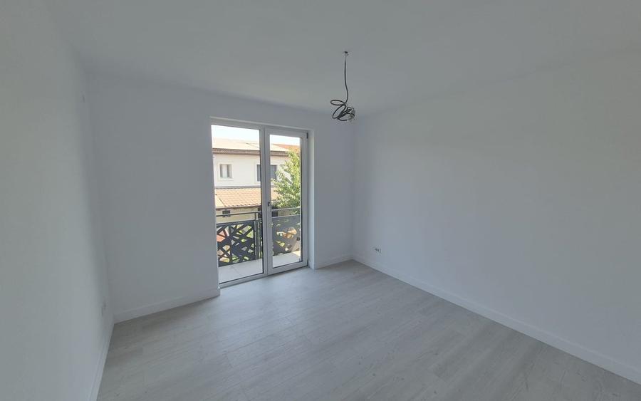 Duplex cu 4 camere cu Canalizare în Odăi
