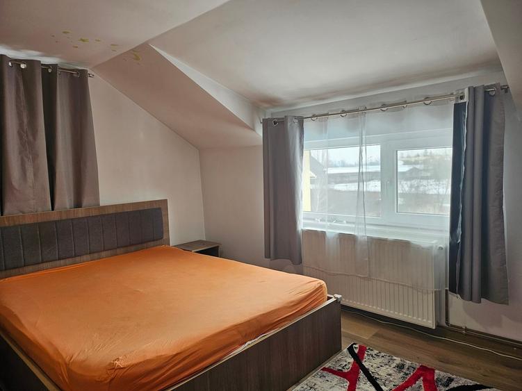 Apartament cu 3 camere decomandat, mobilat în Găvana