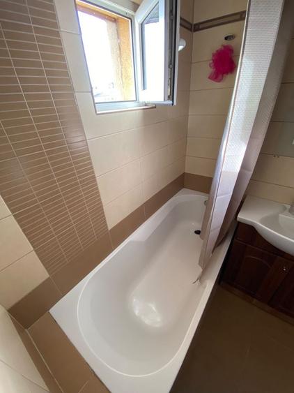 Apartament cu 3 camere decomandat în Vasile Aaron
