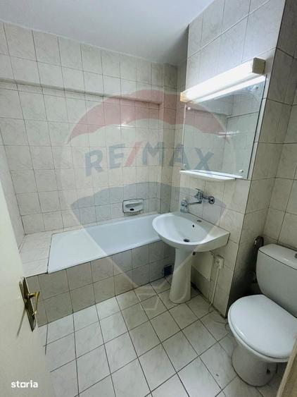 Apartament cu 2 camere decomandat în Calea București