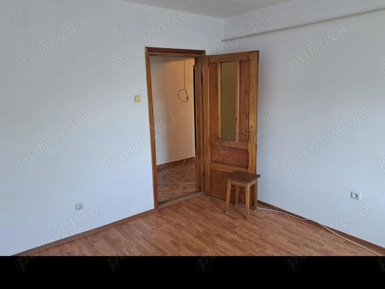 apartament 2 camere, decomandat, zona piata noua - 1