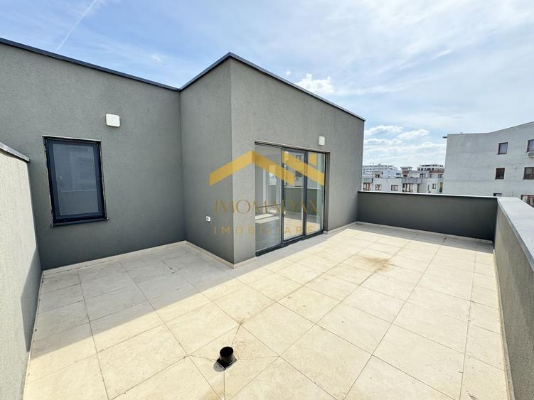 Penthouse cu 3 camere decomandat în Aradului