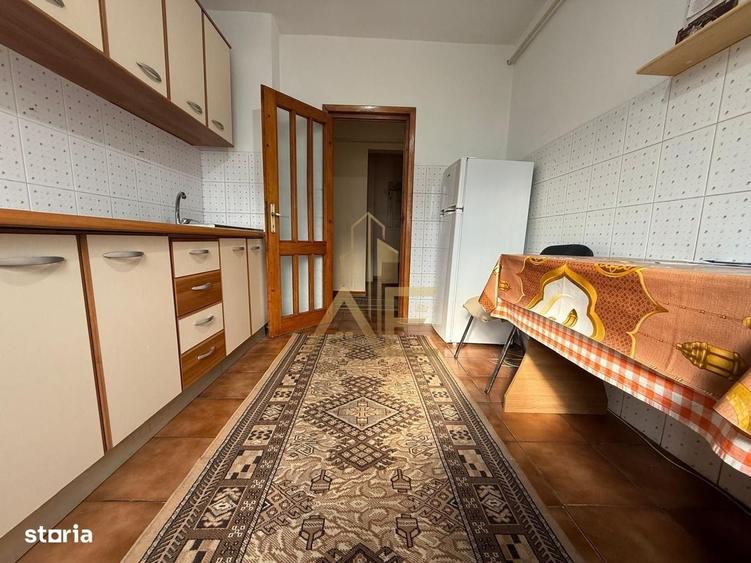 Apartament cu 3 camere decomandat în Nănești