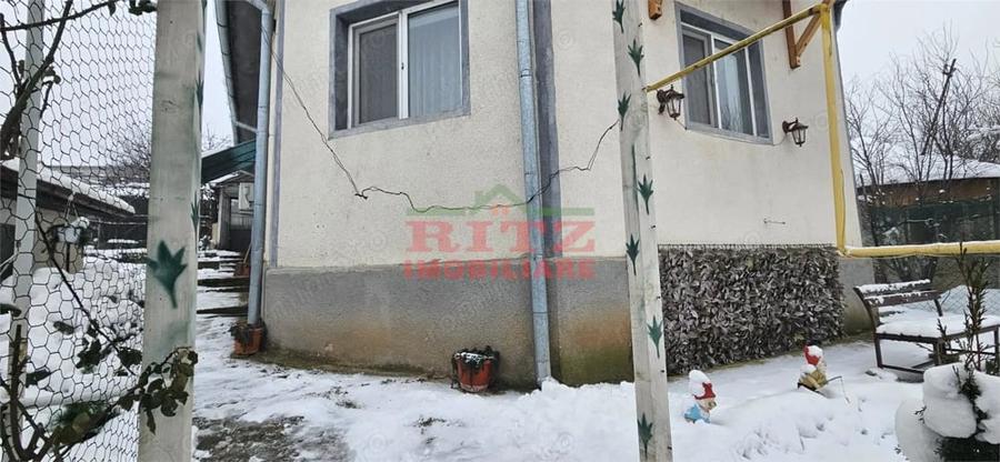 Casă cu 3 camere cu Teren 392 Mp în Central
