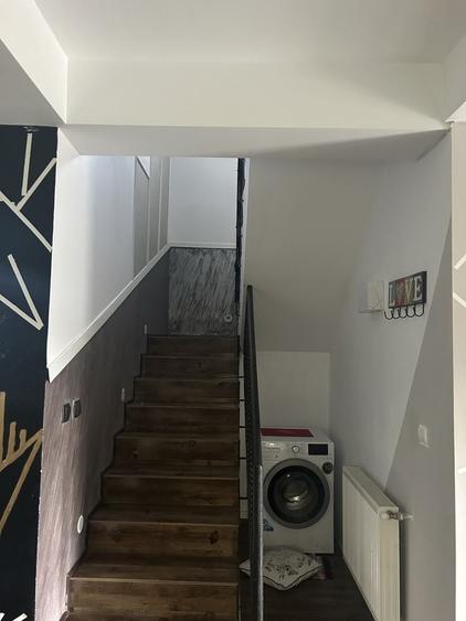 Casă cu 4 camere cu Teren 250 Mp în Domnești