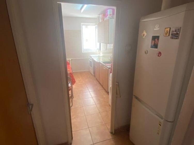 Apartament cu 3 camere decomandat în Colentina