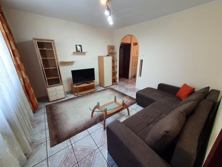 Apartament cu 2 camere decomandat, mobilat în Central