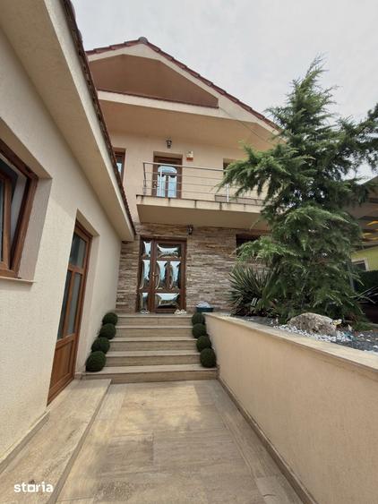 Casă cu 4 camere cu Teren 300 Mp în Lumina
