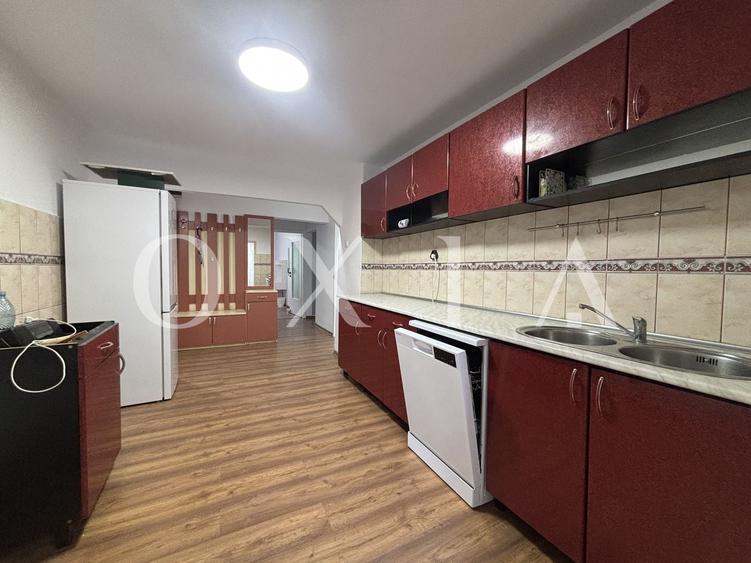 Apartament cu 3 camere decomandat, mobilat în Cetății