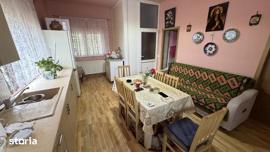 Casă cu 2 camere cu Teren 800 Mp în Florești