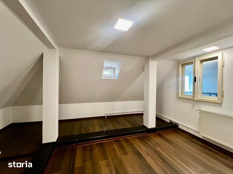 Casă cu 5 camere cu Teren 400 Mp în Păcurari