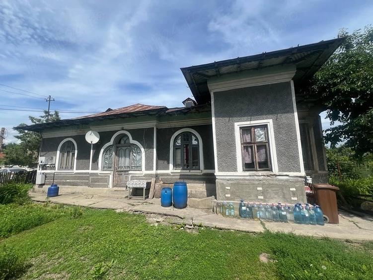 Casă cu 3 camere cu Teren 1196 Mp în Predești