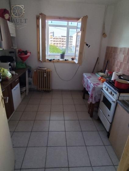 Apartament cu 3 camere decomandat în Rahova
