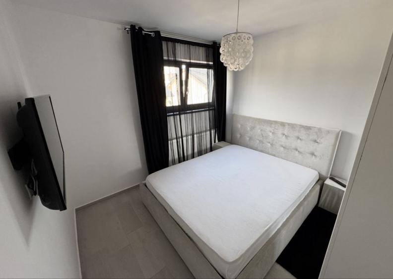Apartament cu 3 camere decomandat în Exterior Vest